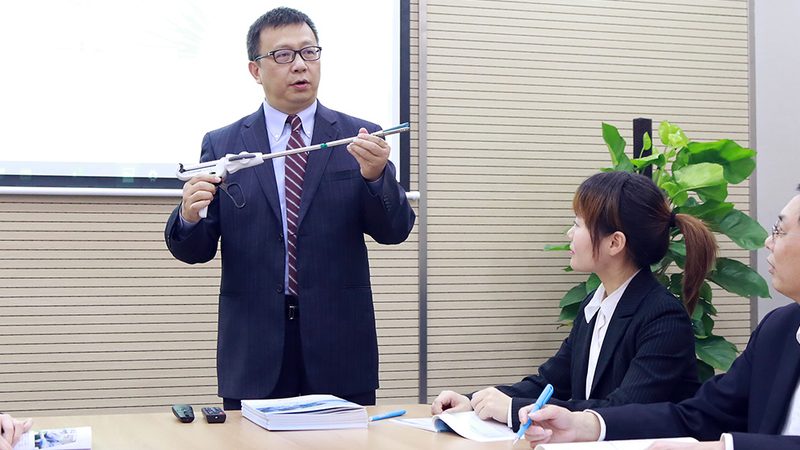 瑜伽教练培训机构选择：如何避开误区，找到适合自己的路径**